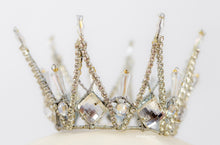 Load image into Gallery viewer, SHARP SHAPE CROWN