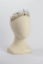 Load image into Gallery viewer, BALLET CROWN WITH STARS