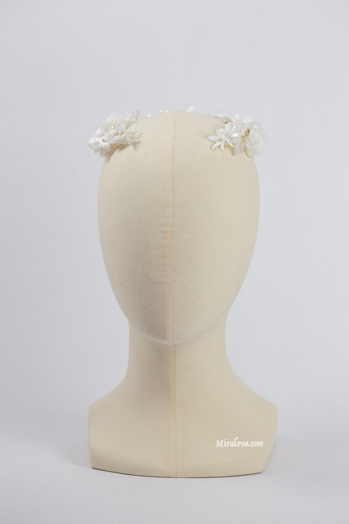 WHITE WREATH HEADPIECE